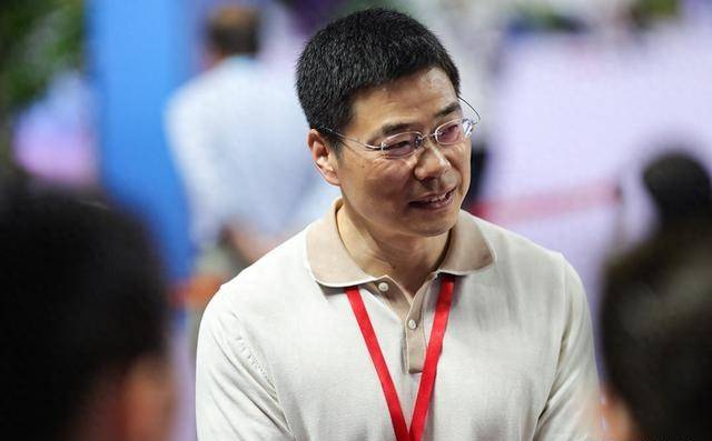 九游体育:中国足球“金球奖”评选“暗箱操作”，球迷：这奖项还有公信力吗？的简单介绍