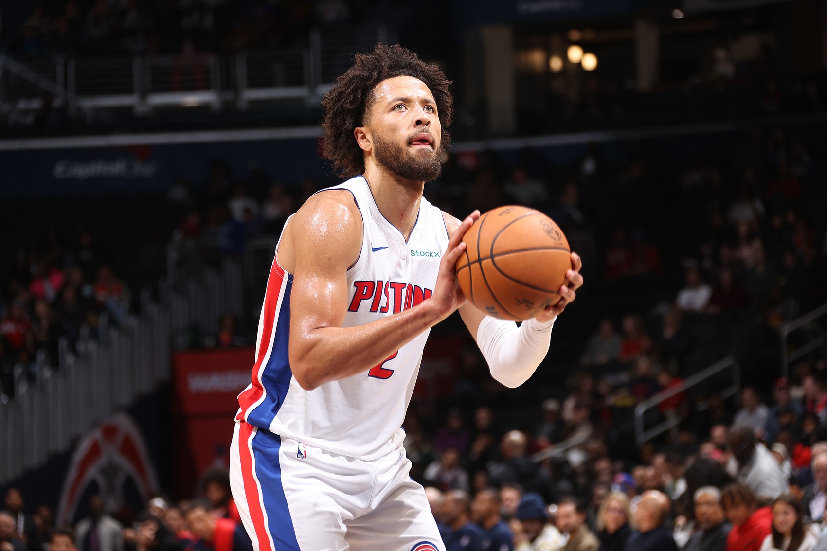 九游体育:NBA球星的时尚品牌：如何引领潮流，展现个性？