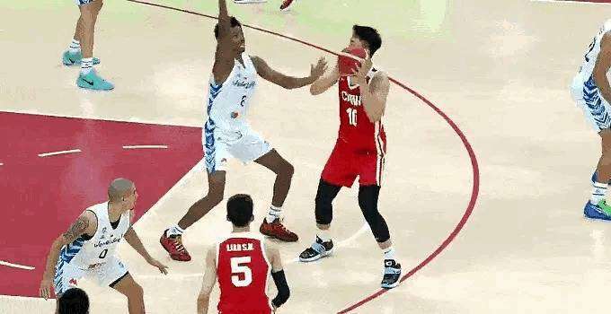 九游体育：中国男篮历史上的经典防守：回顾那些令人窒息的防守表现