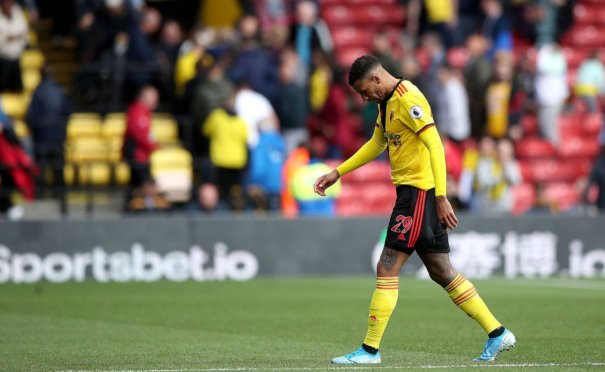 包含九游体育：英超雷丁的防守反击战术解析的词条